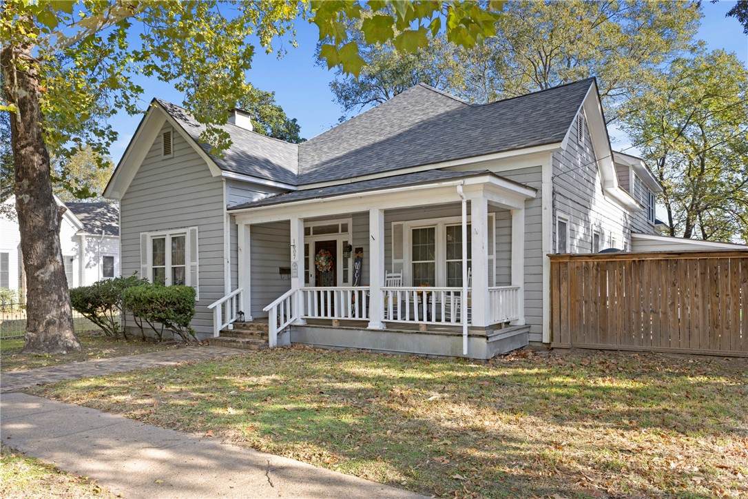 1007 Magnolia Street - Photo 1