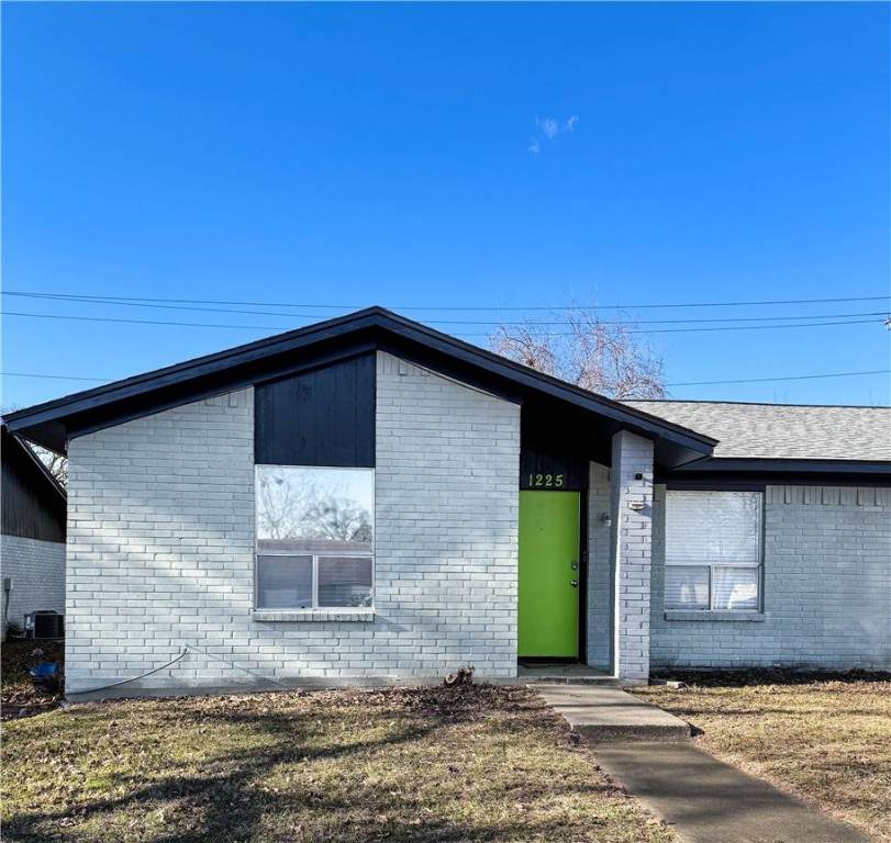 1225 Airline Drive - Photo 1