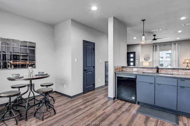 1451 Associates Avenue - Photo 1
