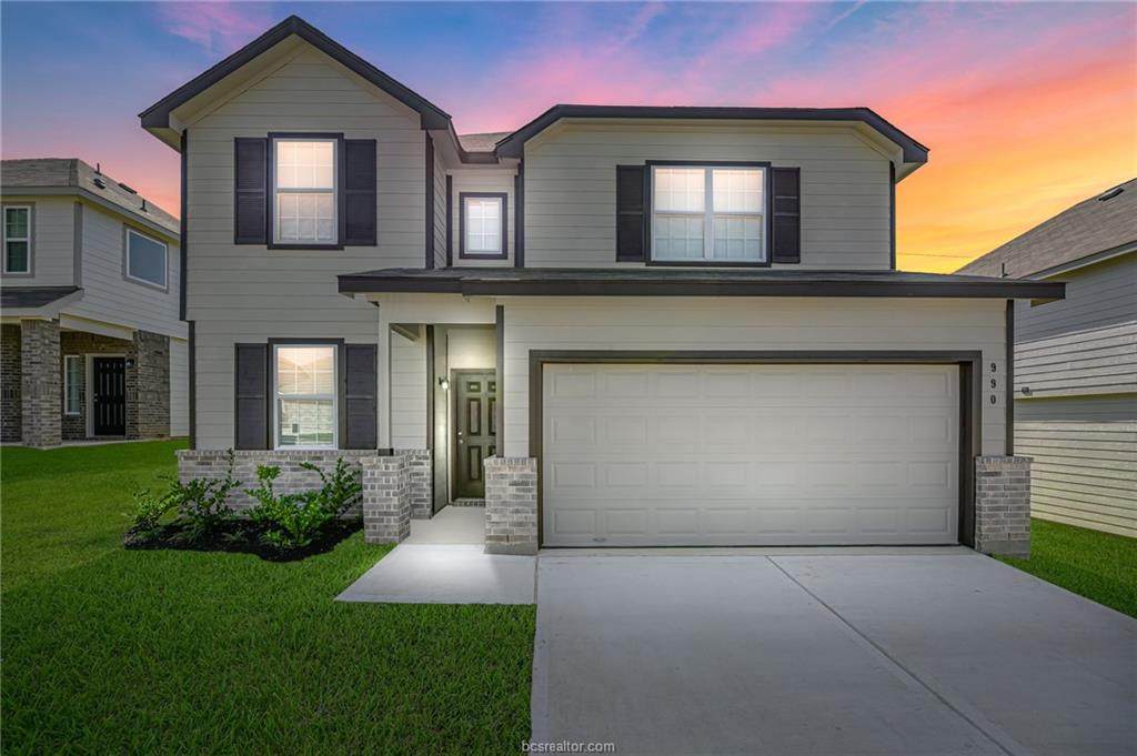 990 Crossing Drive - Photo 1
