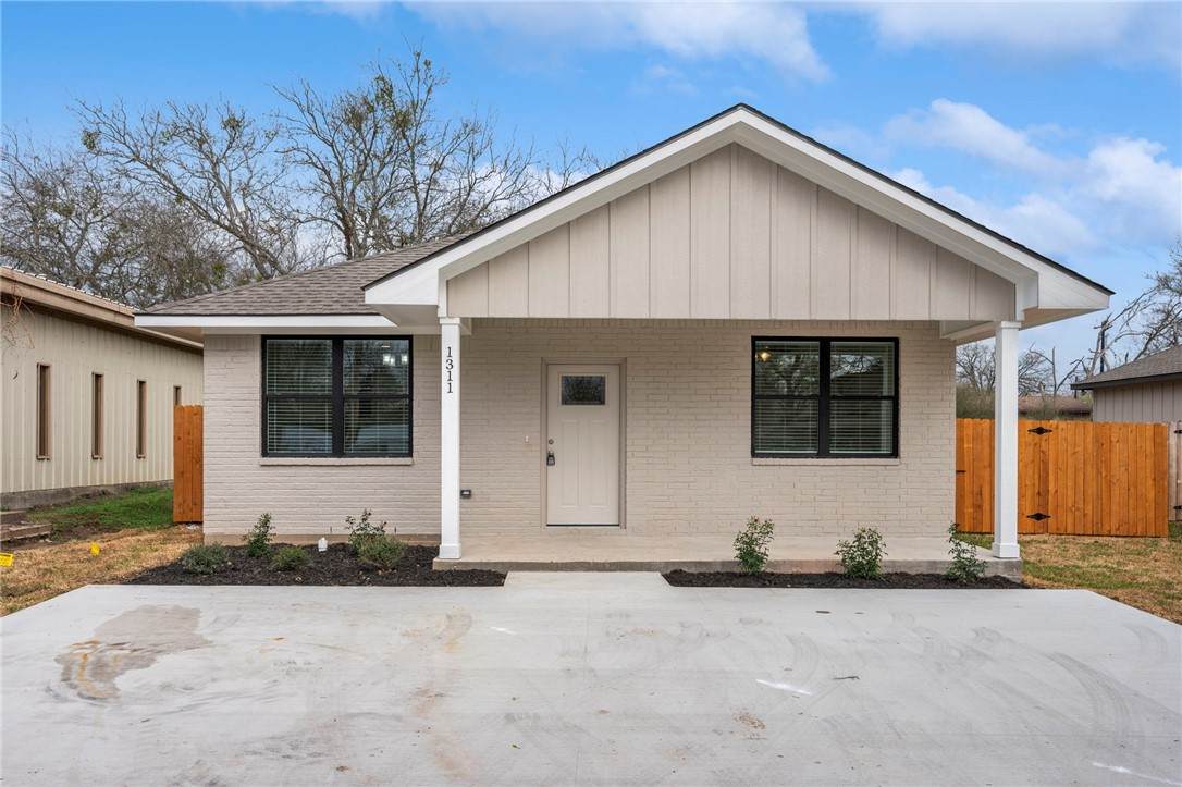 1311 Suncrest - Photo 1