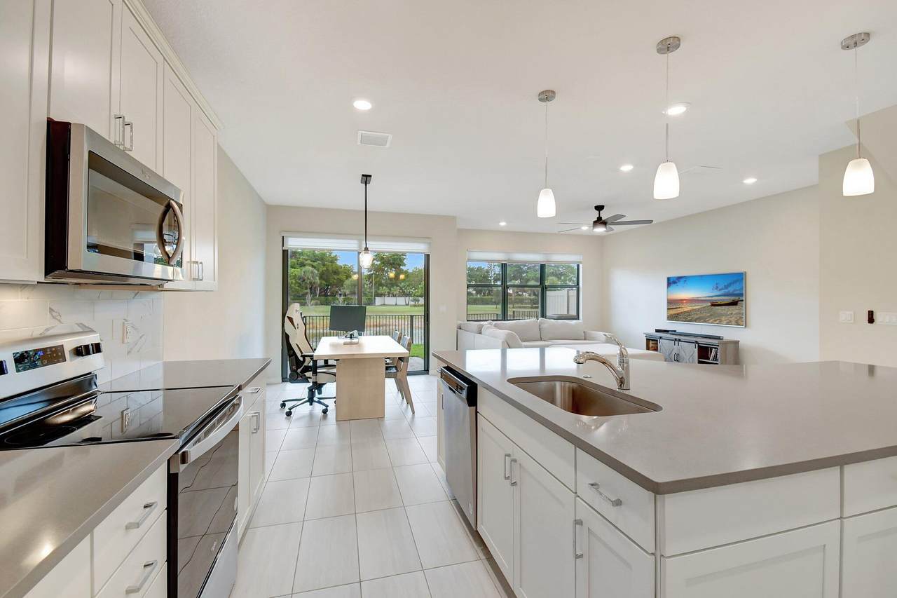 2138 Appleton Circle - Photo 1