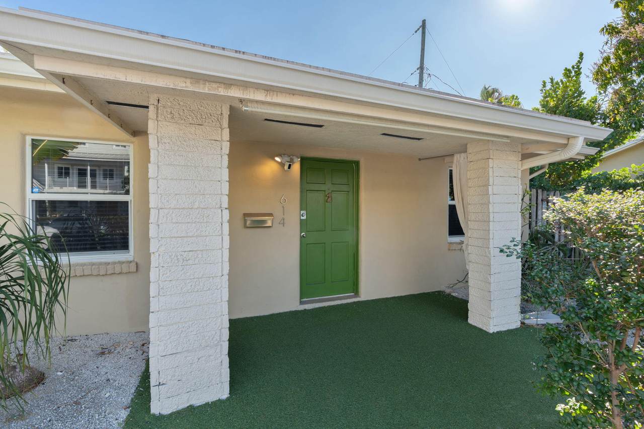 614 28th Street - Photo 1