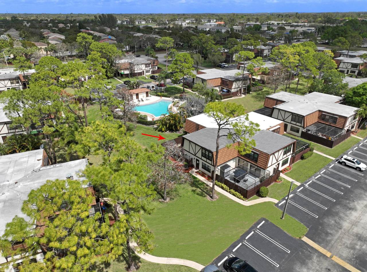 107 Weybridge Circle - Photo 1