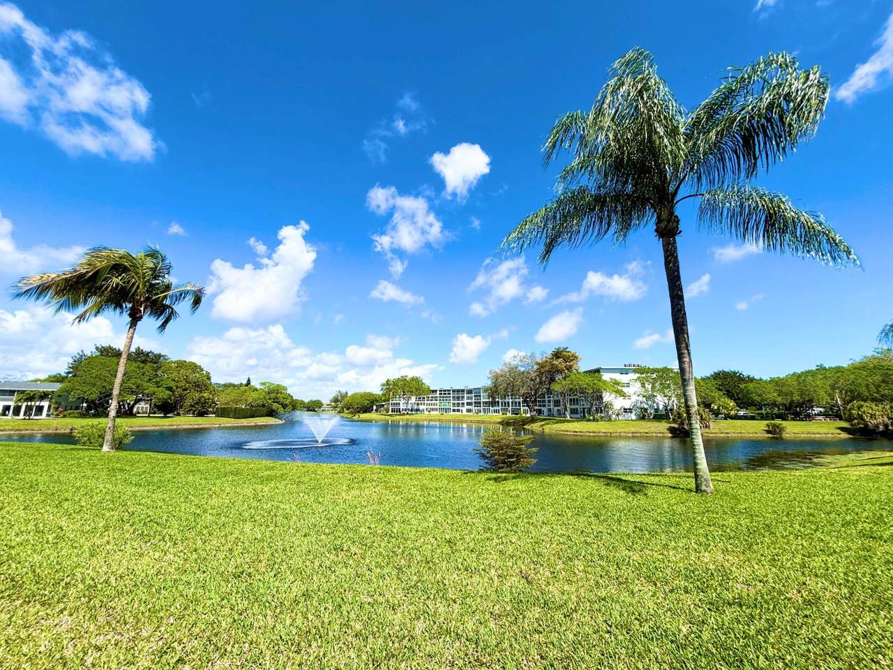 4015 Oakridge A - Photo 1