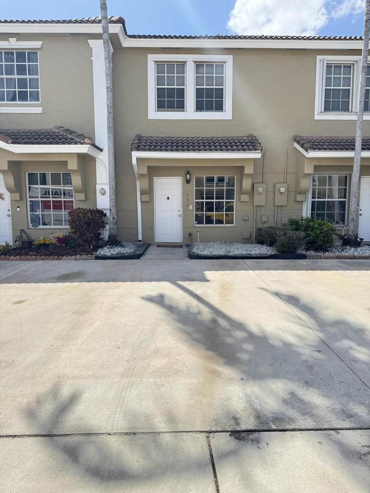 752 122nd Terrace - Photo 1
