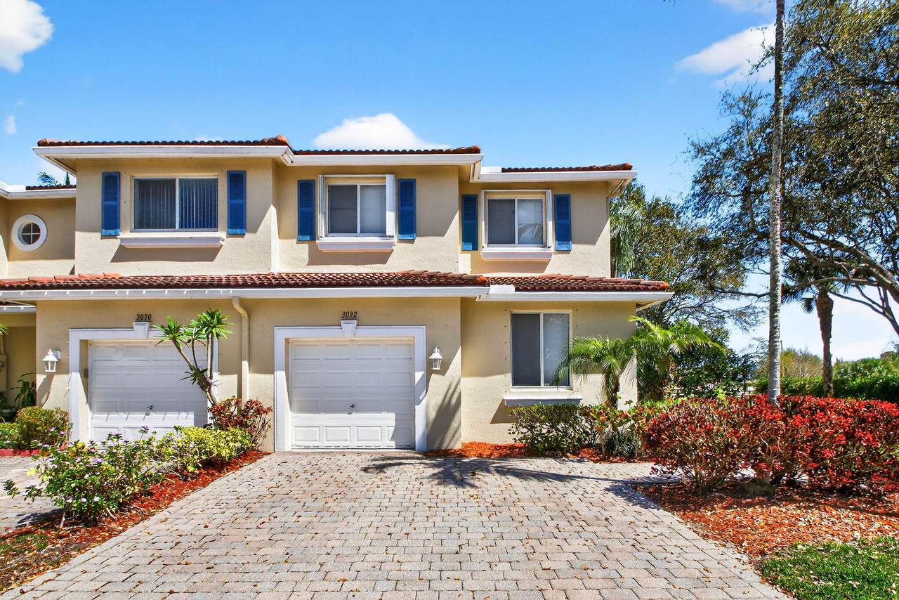 3092 Evergreen Circle - Photo 1