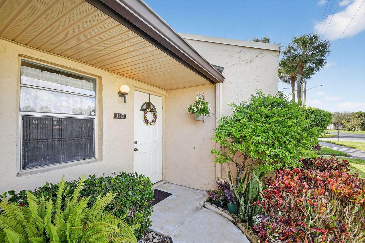 116 Golden Lakes Boulevard - Photo 1