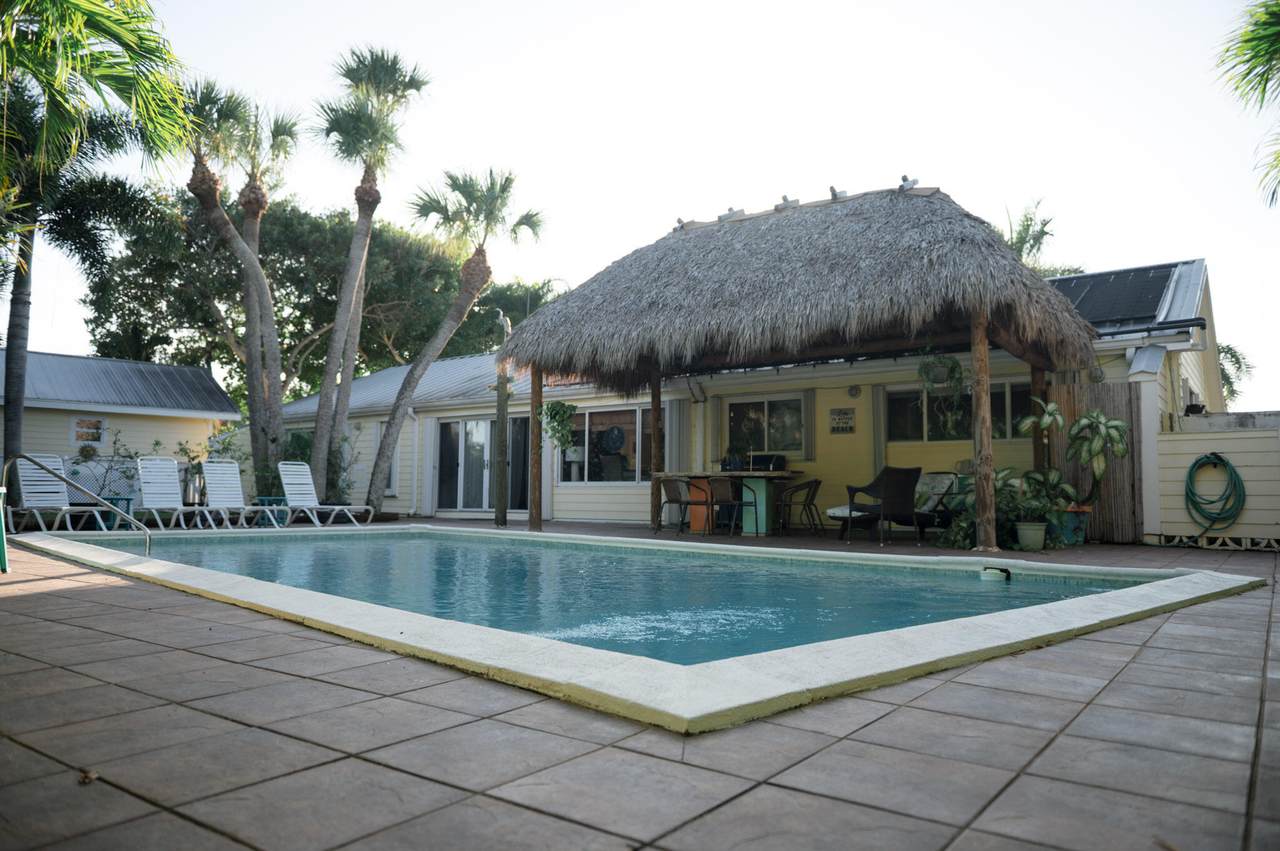 https://bt-photos.global.ssl.fastly.net/beaches/1280_boomver_1_B26001268-2.jpg