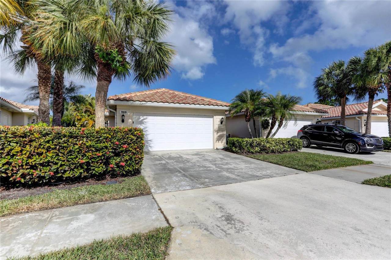 7819 Spicewood Circle - Photo 1