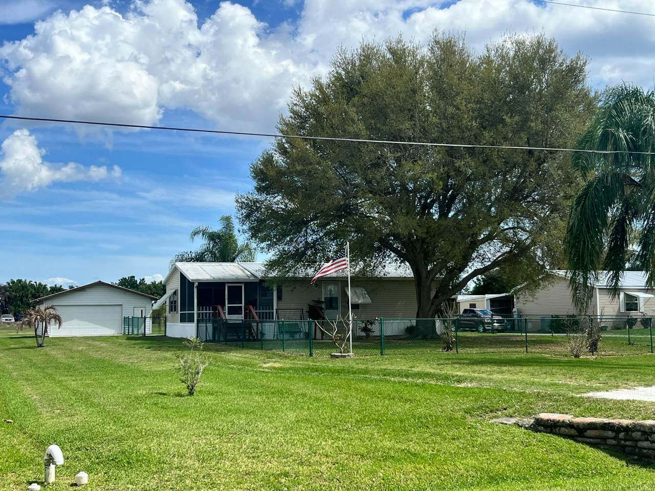 4064 9th Way - Photo 1