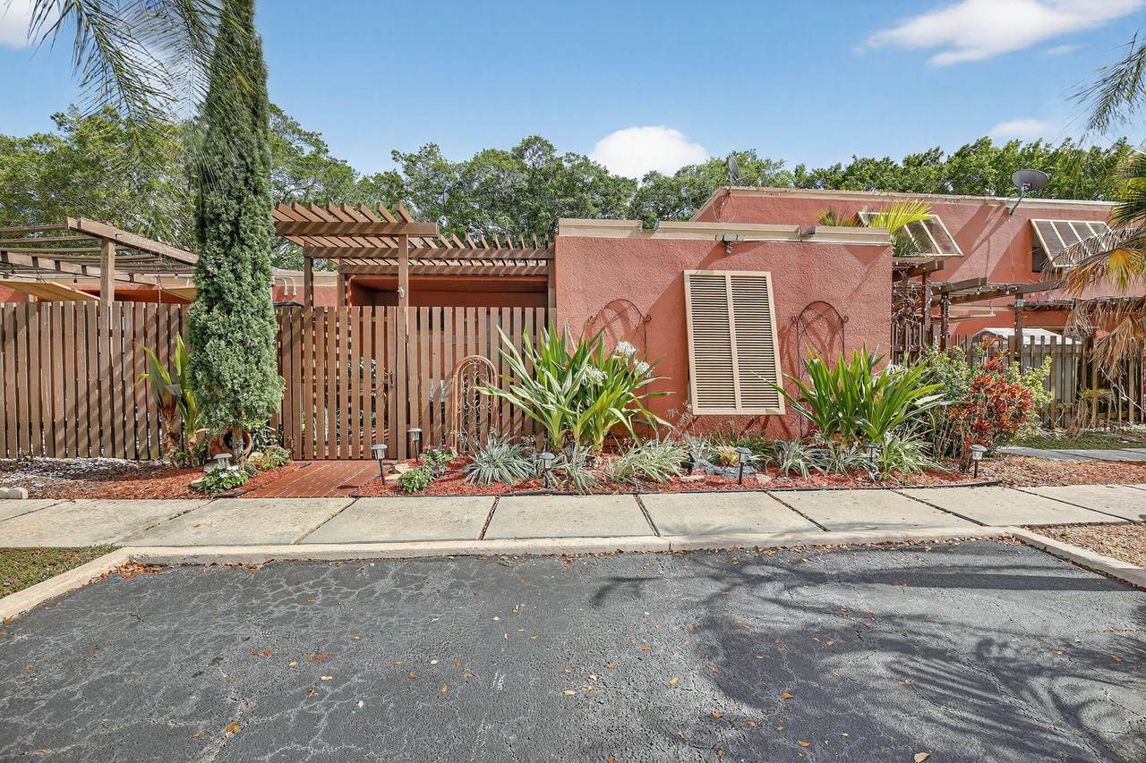 1533 Fairway Road - Photo 1