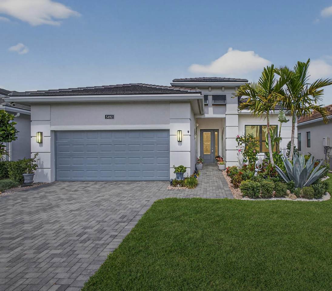 5492 St Armands Way - Photo 1