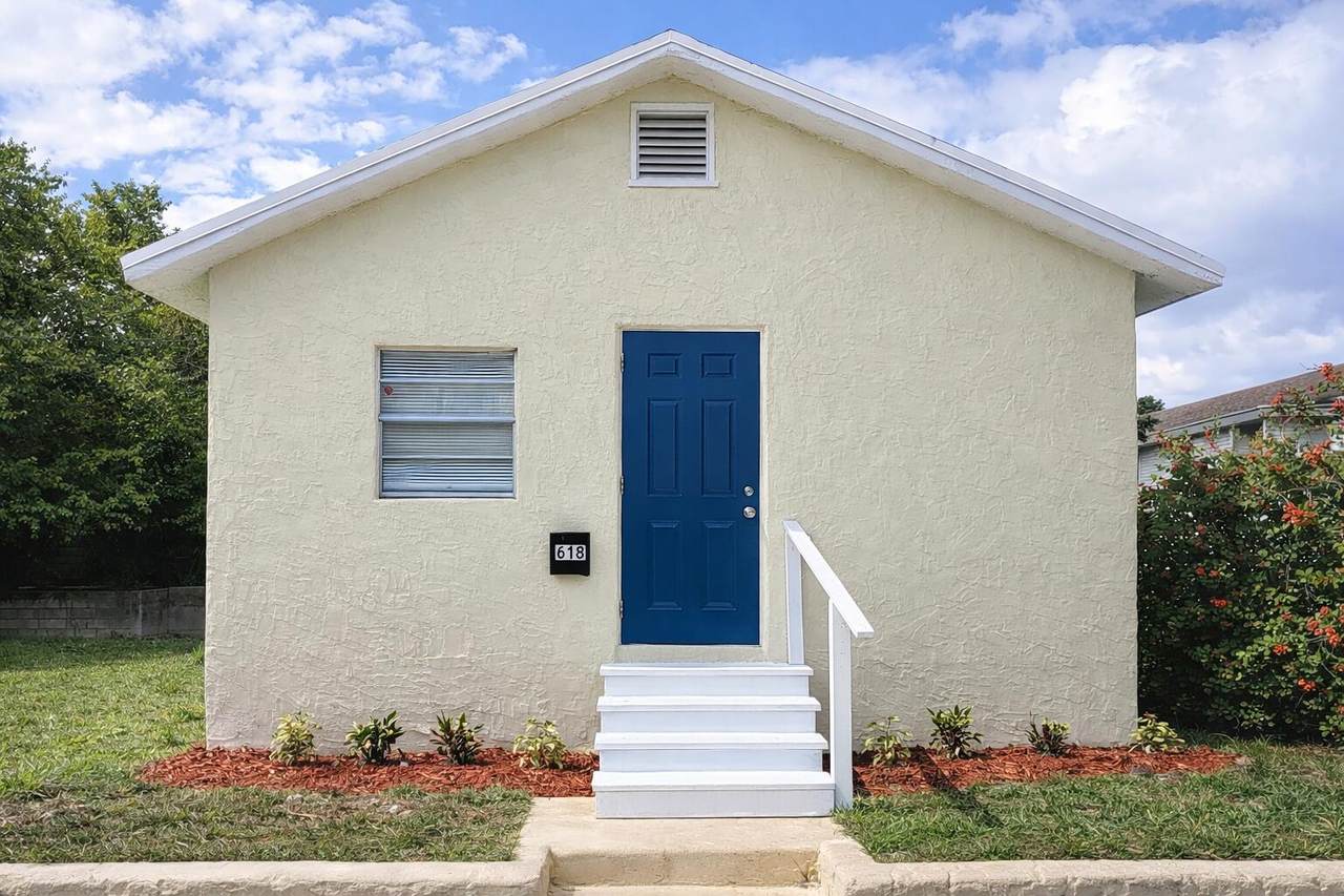 615 Sapodilla Avenue - Photo 1