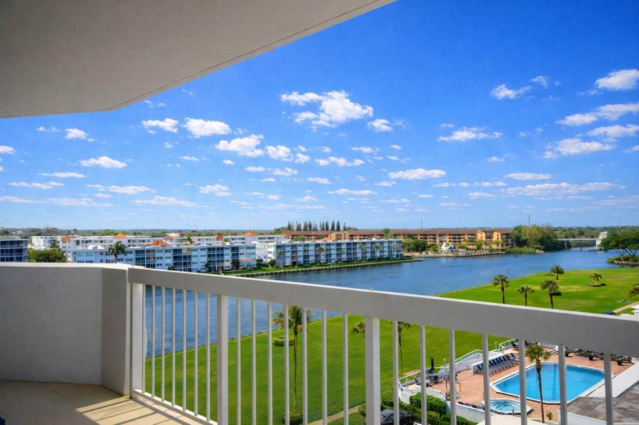 115 Lakeshore Drive - Photo 1