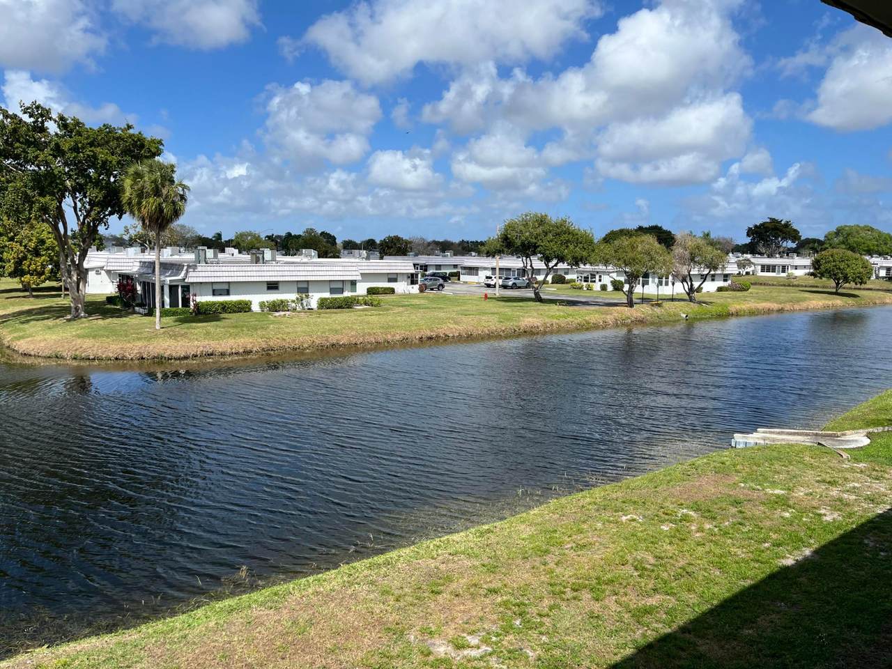 https://bt-photos.global.ssl.fastly.net/beaches/1280_boomver_1_B26003288-2.jpg