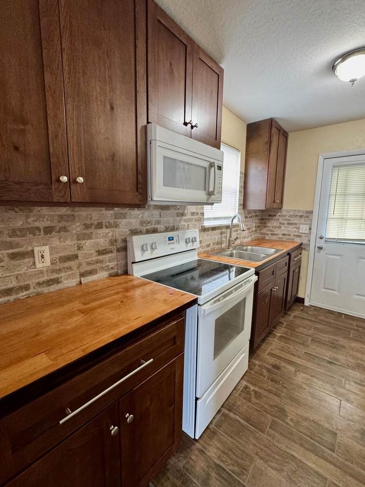 714 Seminole Avenue - Photo 1