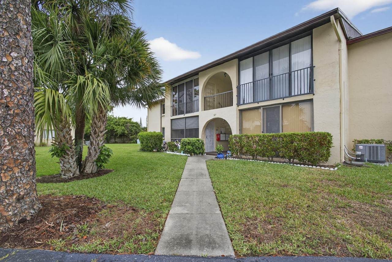 327 Pine Ridge Circle - Photo 1