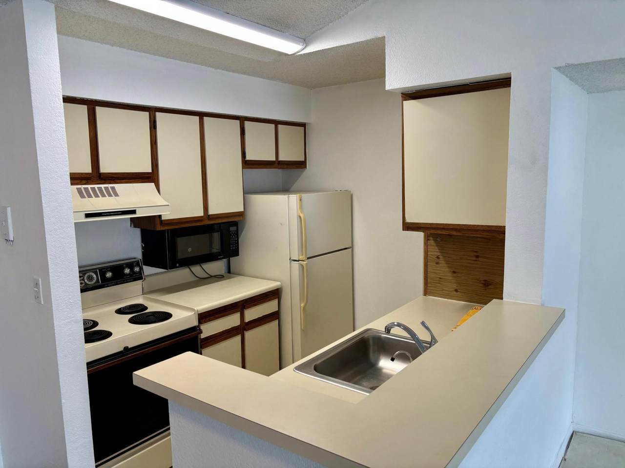 2796 University Drive - Photo 1