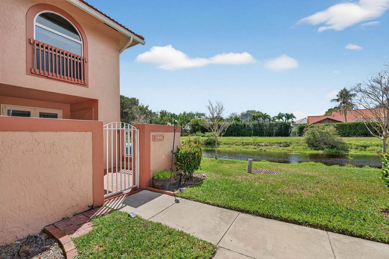 11892 Royal Palm Boulevard - Photo 1
