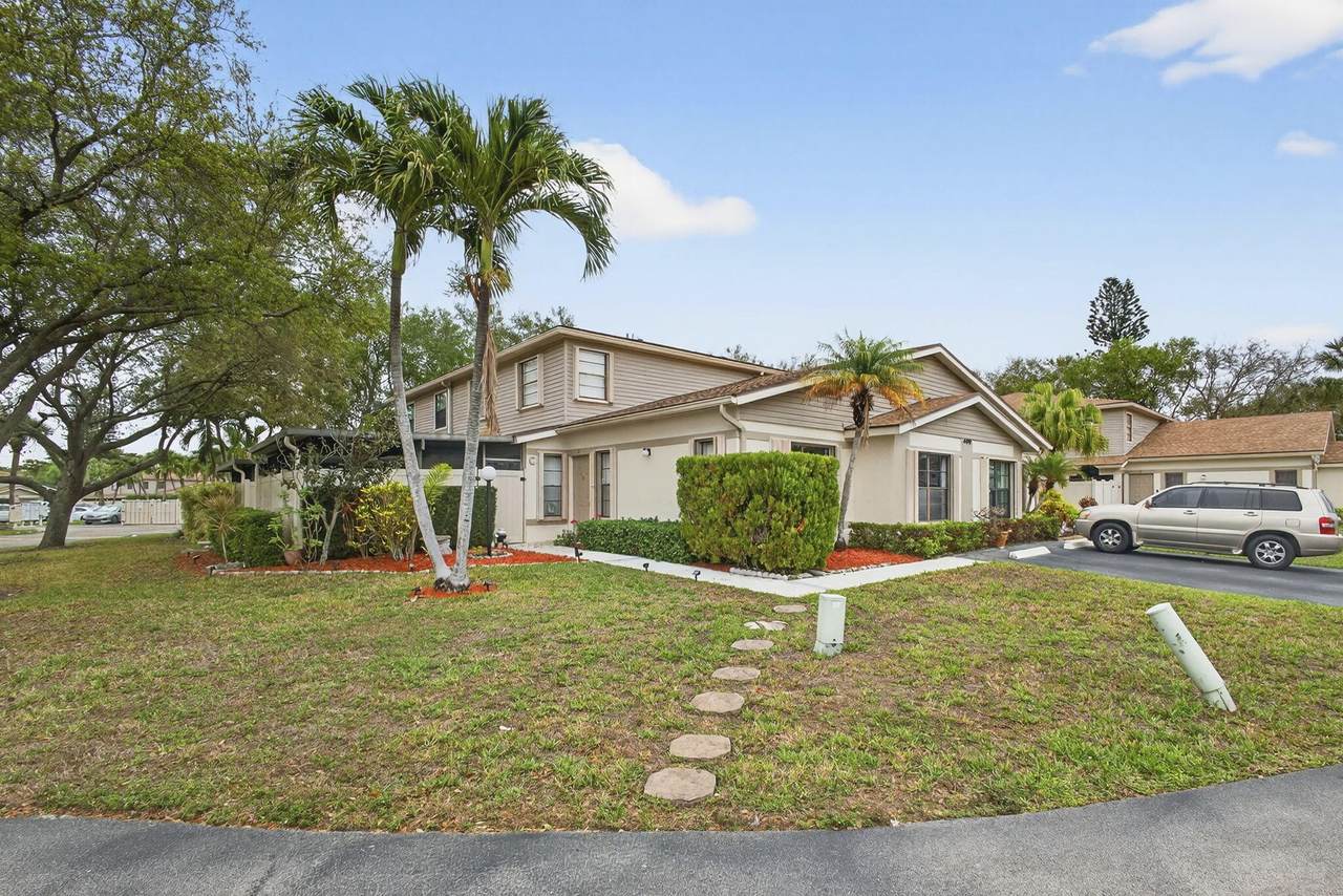 4499 Willow Pond Road - Photo 1