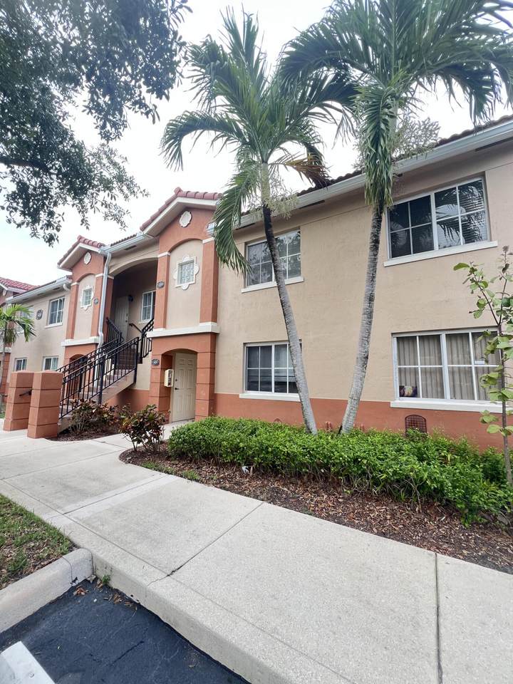 3481 Briar Bay Boulevard - Photo 1