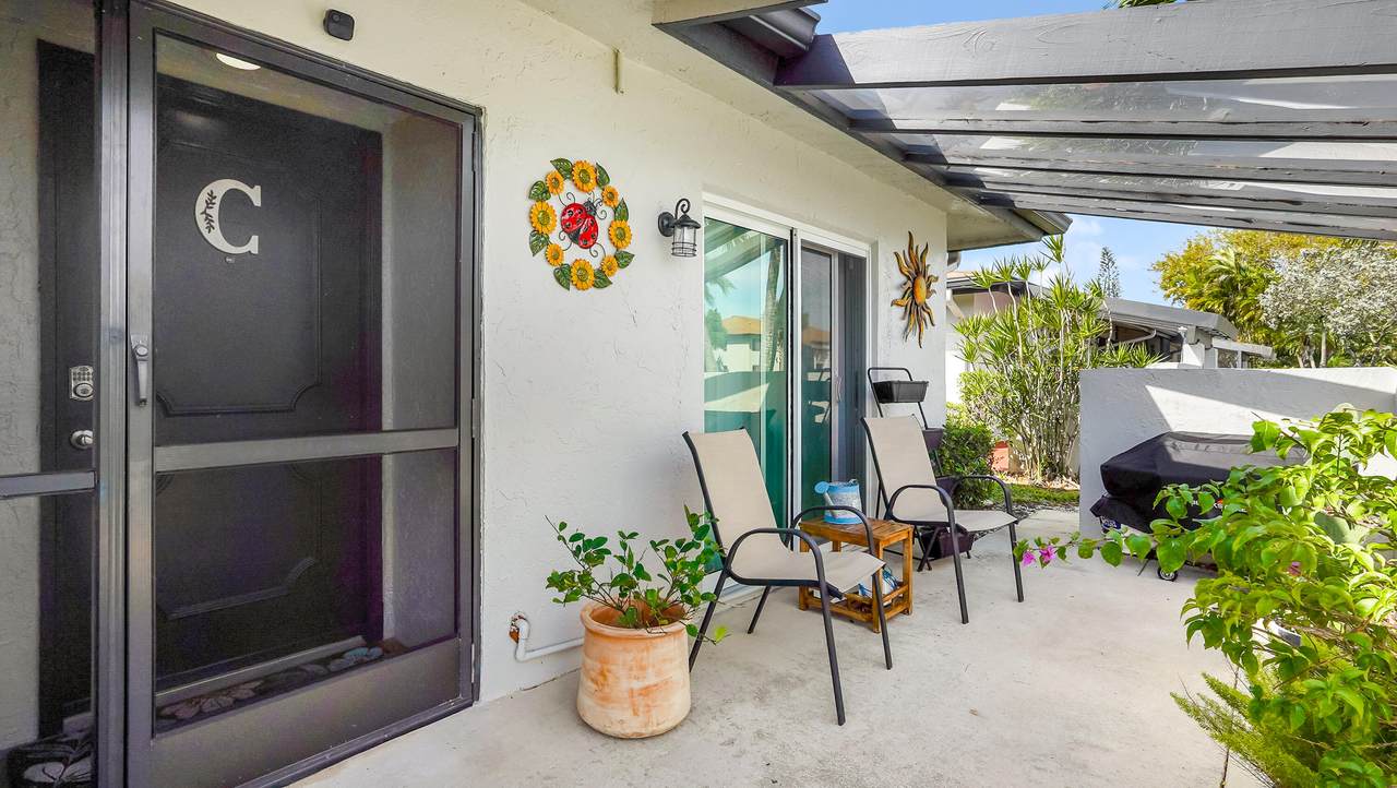 5620 Queen Palm Court - Photo 1