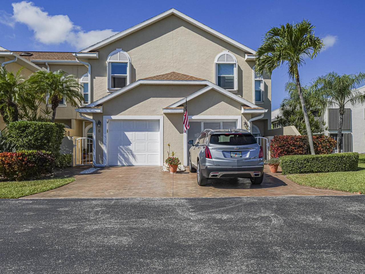 3223 Lakeview Circle - Photo 1