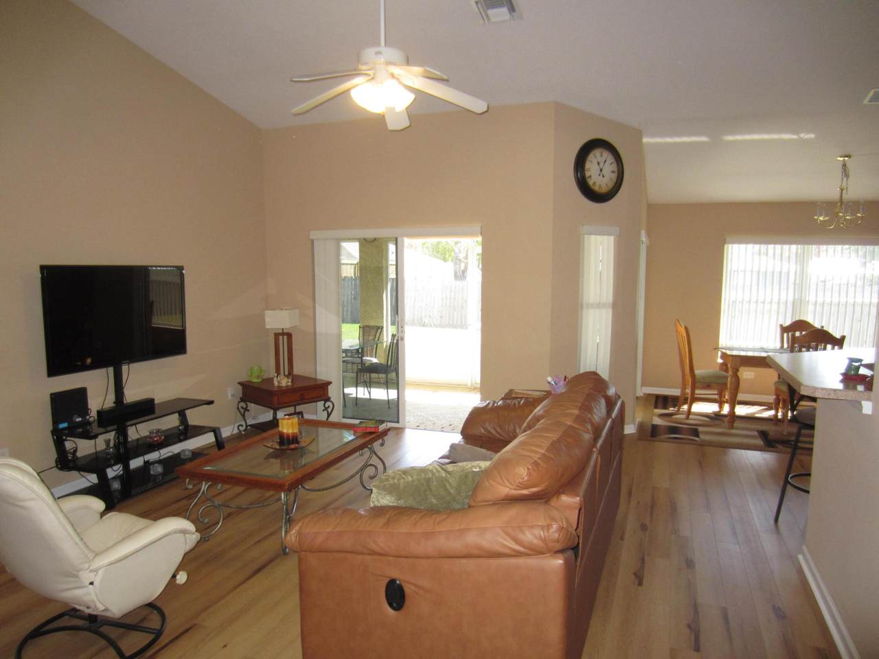 https://bt-photos.global.ssl.fastly.net/beaches/1280_boomver_1_B26005905-3.jpg