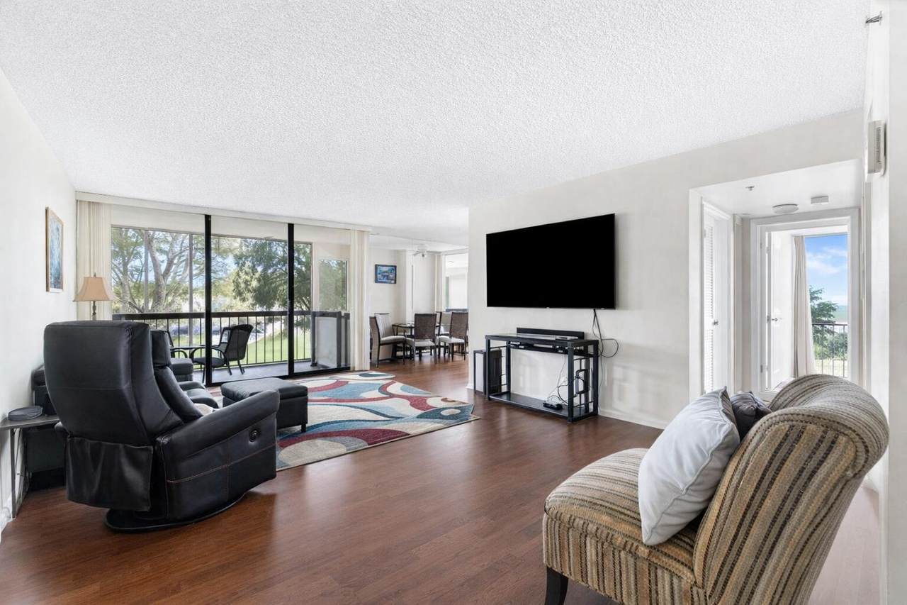 1832 Bridgewood Drive - Photo 1