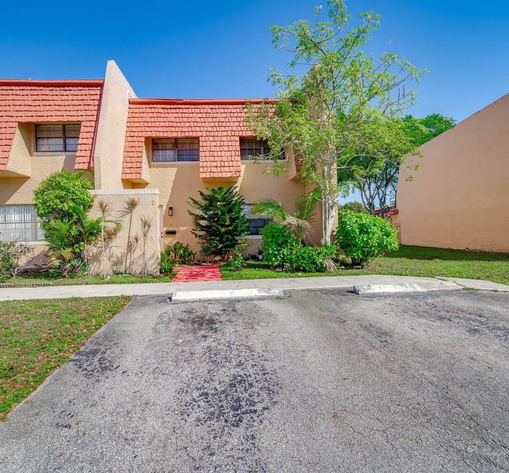 7 Ann Lee Lane - Photo 1