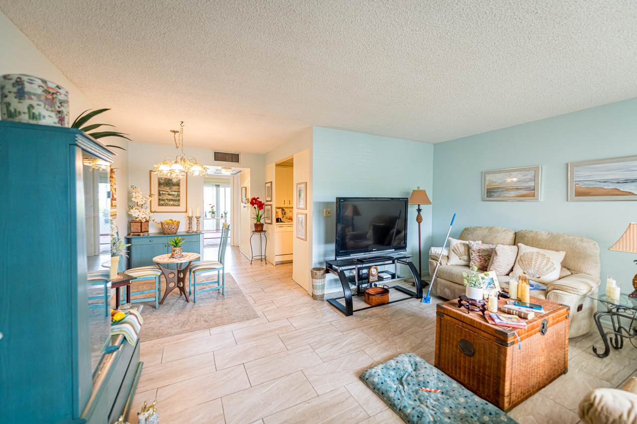 2905 Victoria Place - Photo 1
