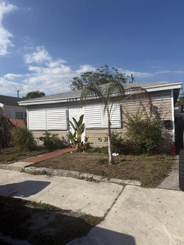 1009 18th Street - Photo 1