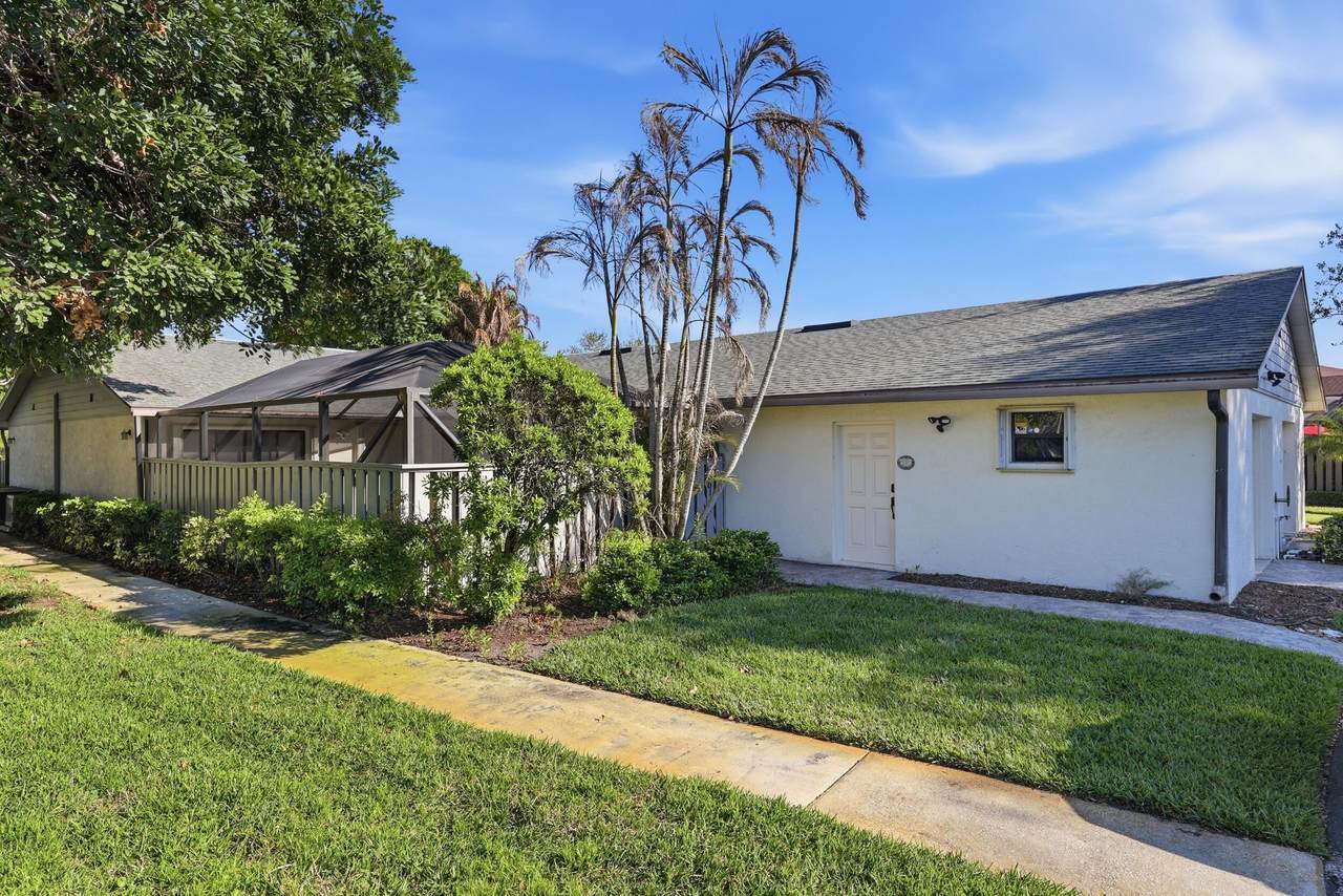 1701 Mariners Cove - Photo 1