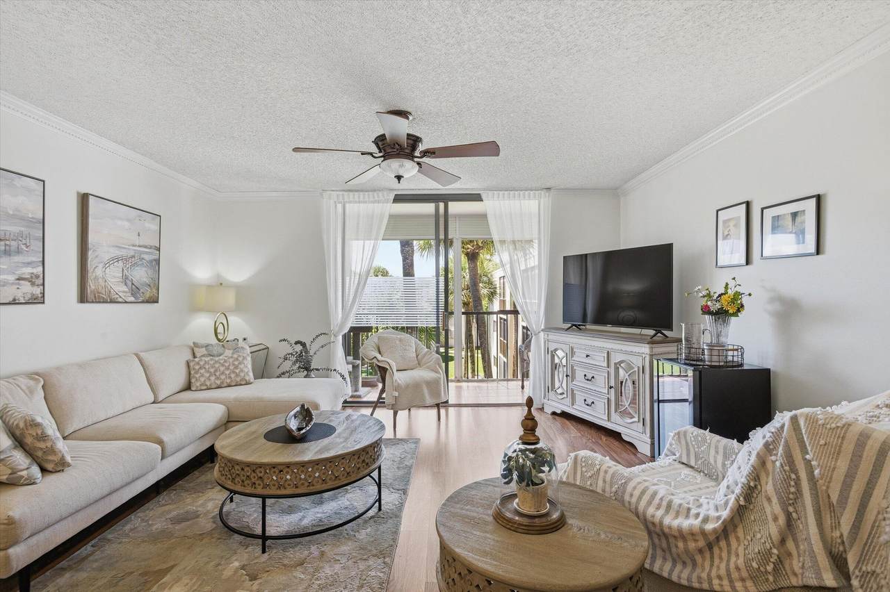 5370 Las Verdes Circle - Photo 1