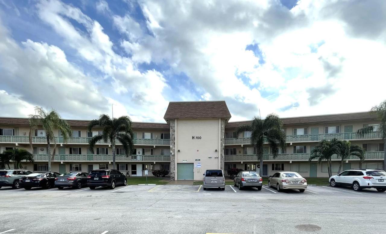 700 Village Green Court - Photo 1