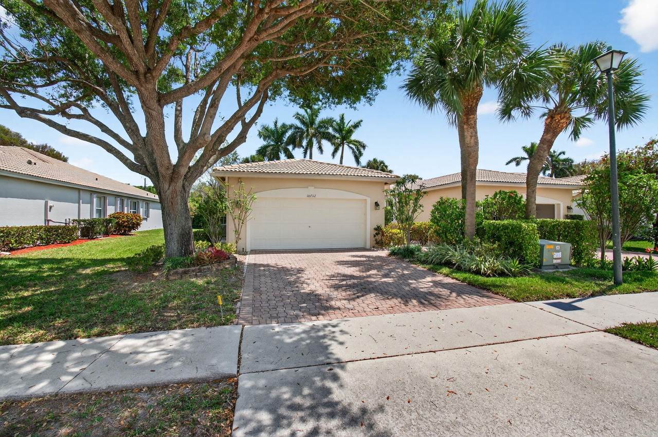 10732 Royal Caribbean Circle - Photo 1