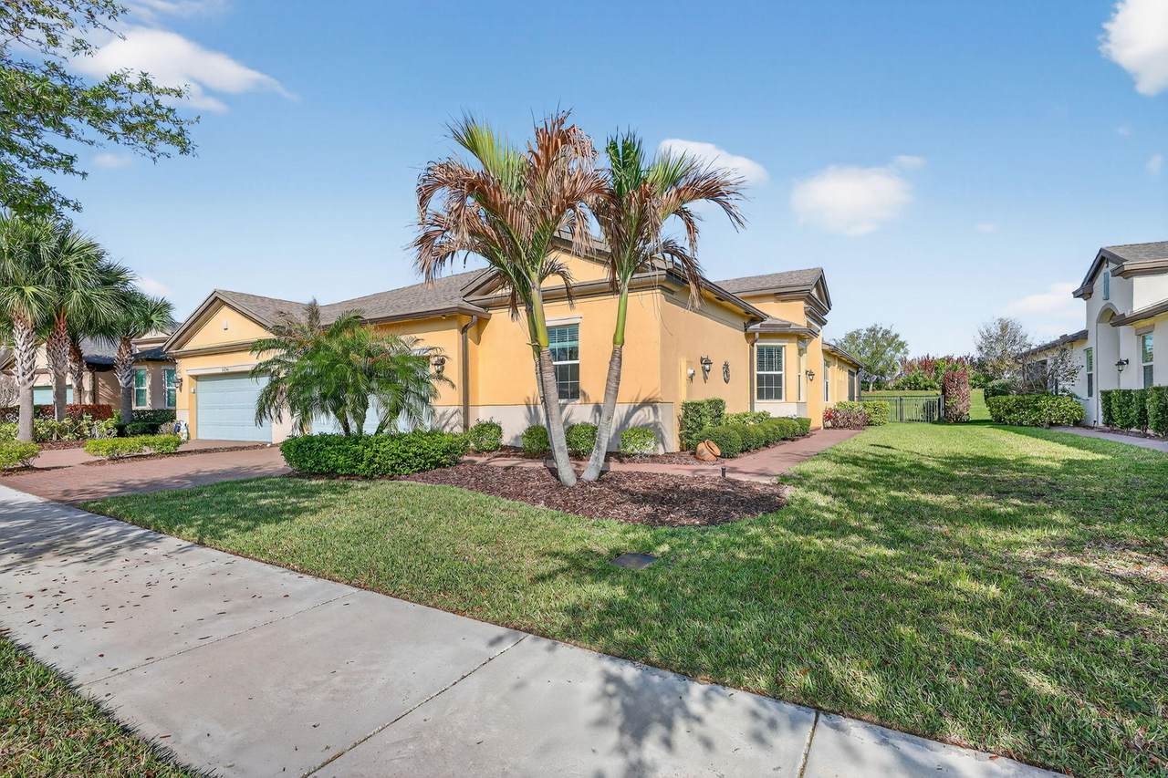 12932 Lake Fern Circle - Photo 1