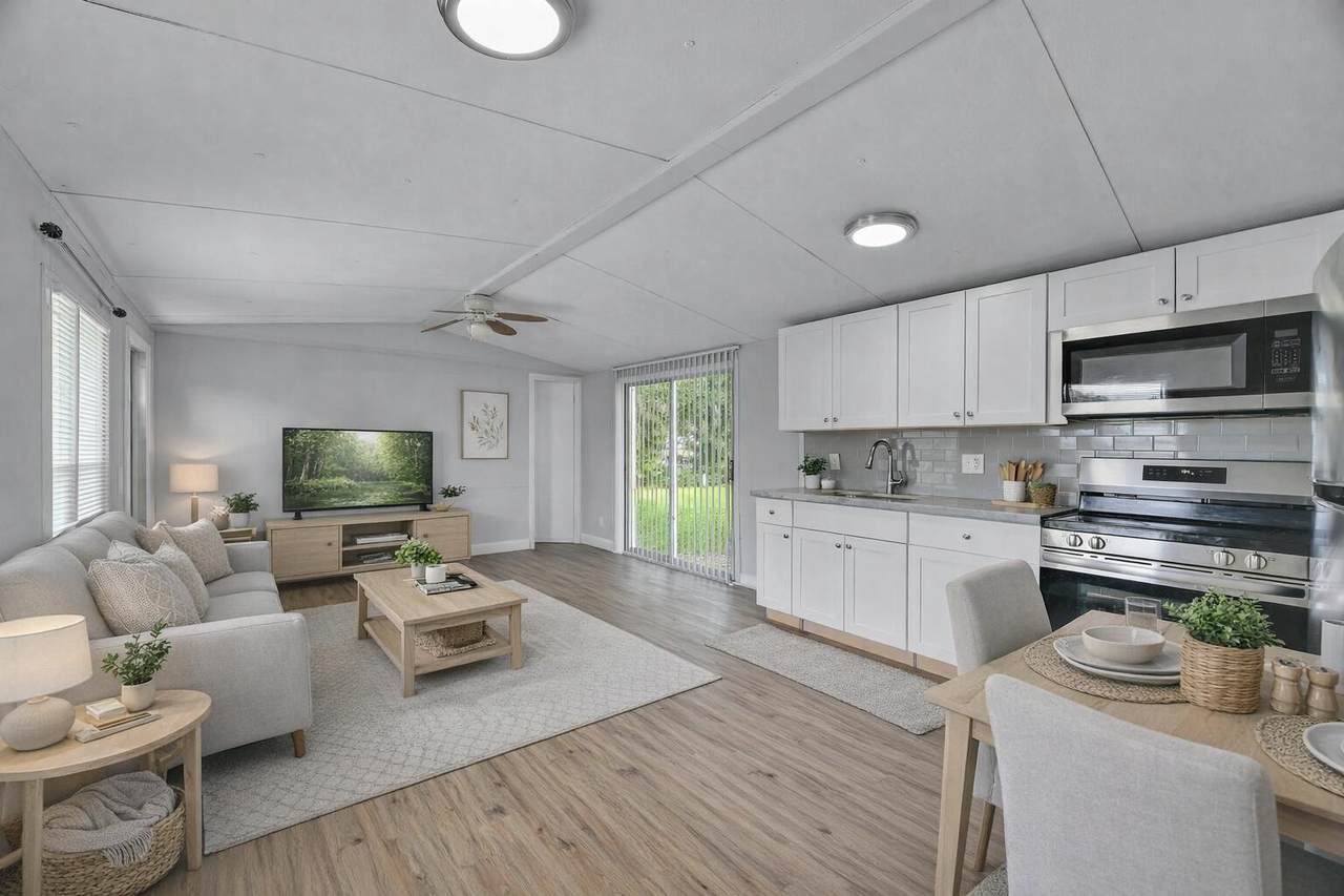 585 Avenue D - Photo 1