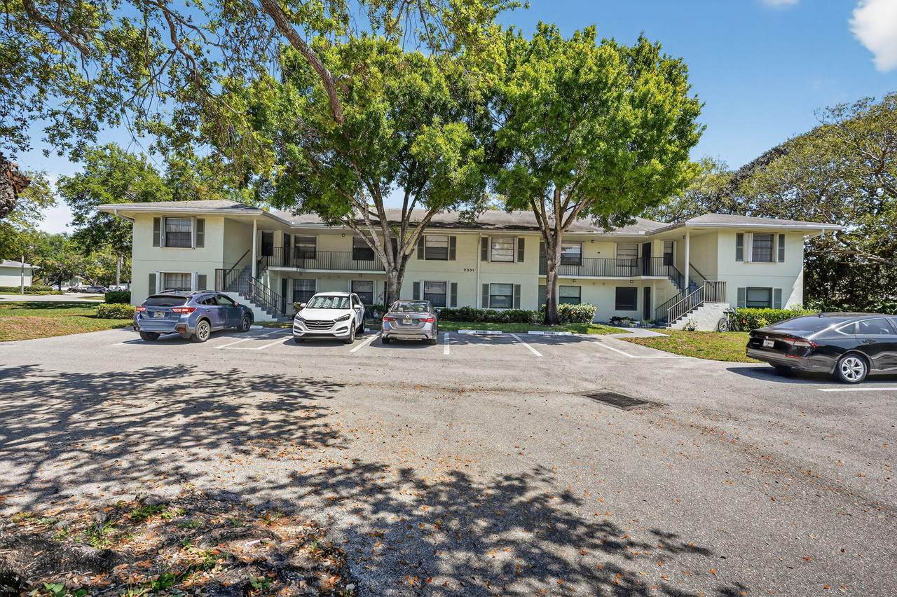 2301 Sabal Ridge Court - Photo 1