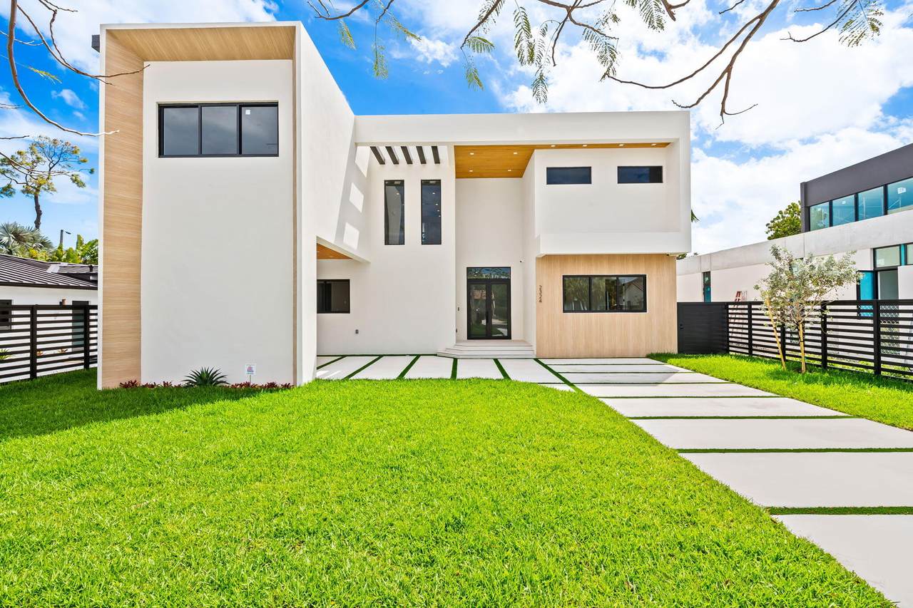 2324 26th Street - Photo 1