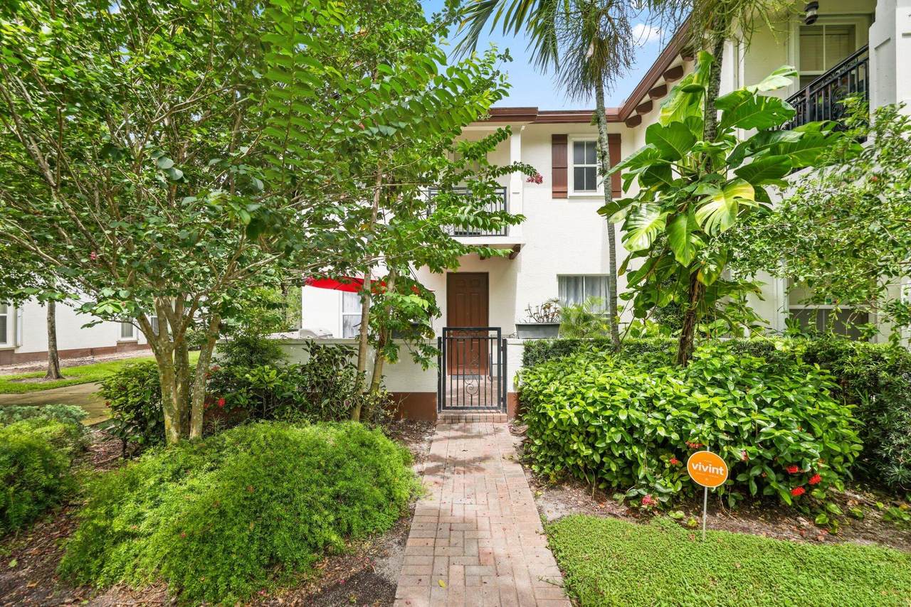 4501 Mimosa Terrace - Photo 1