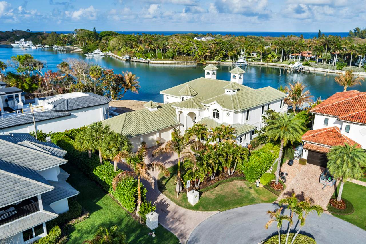 https://bt-photos.global.ssl.fastly.net/beaches/1280_boomver_1_B26007504-3.jpg