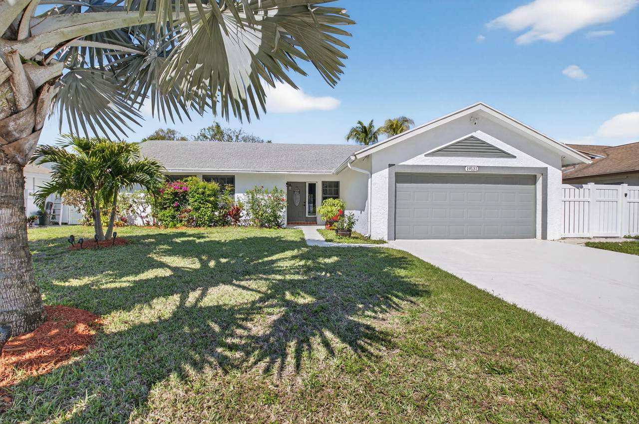 19131 Fairlawn Way - Photo 1