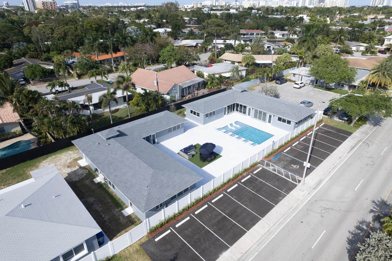 2025 26th Street - Photo 1