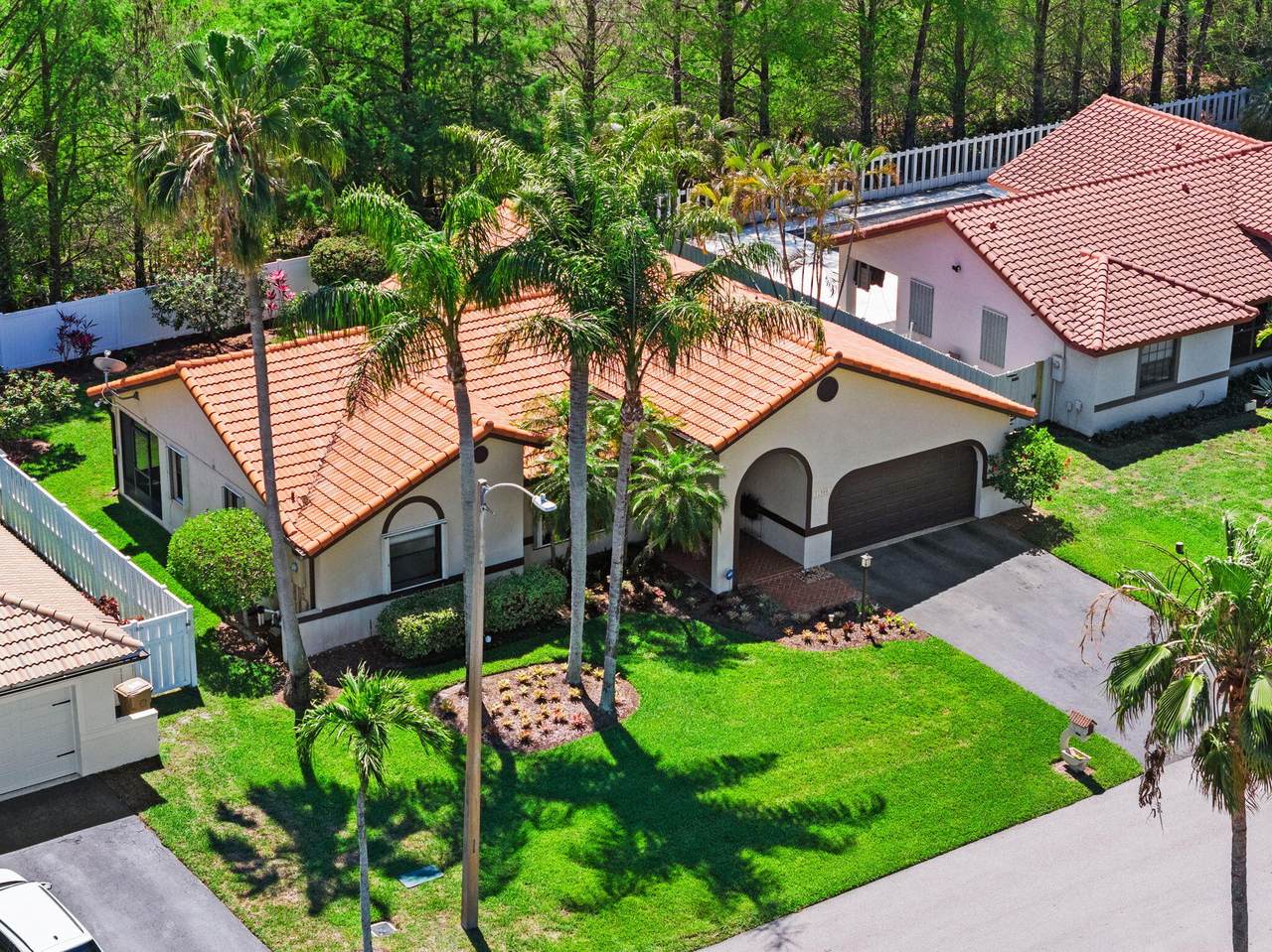 15900 Sedgewyck Cir - Photo 1