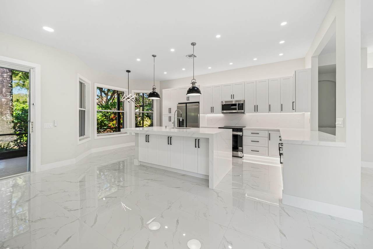 11431 Lanai Lane - Photo 1