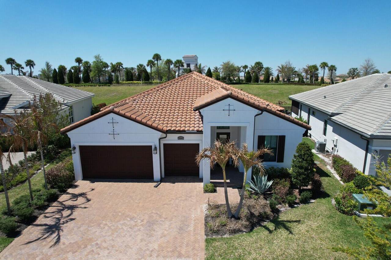 9204 Arco Way - Photo 1