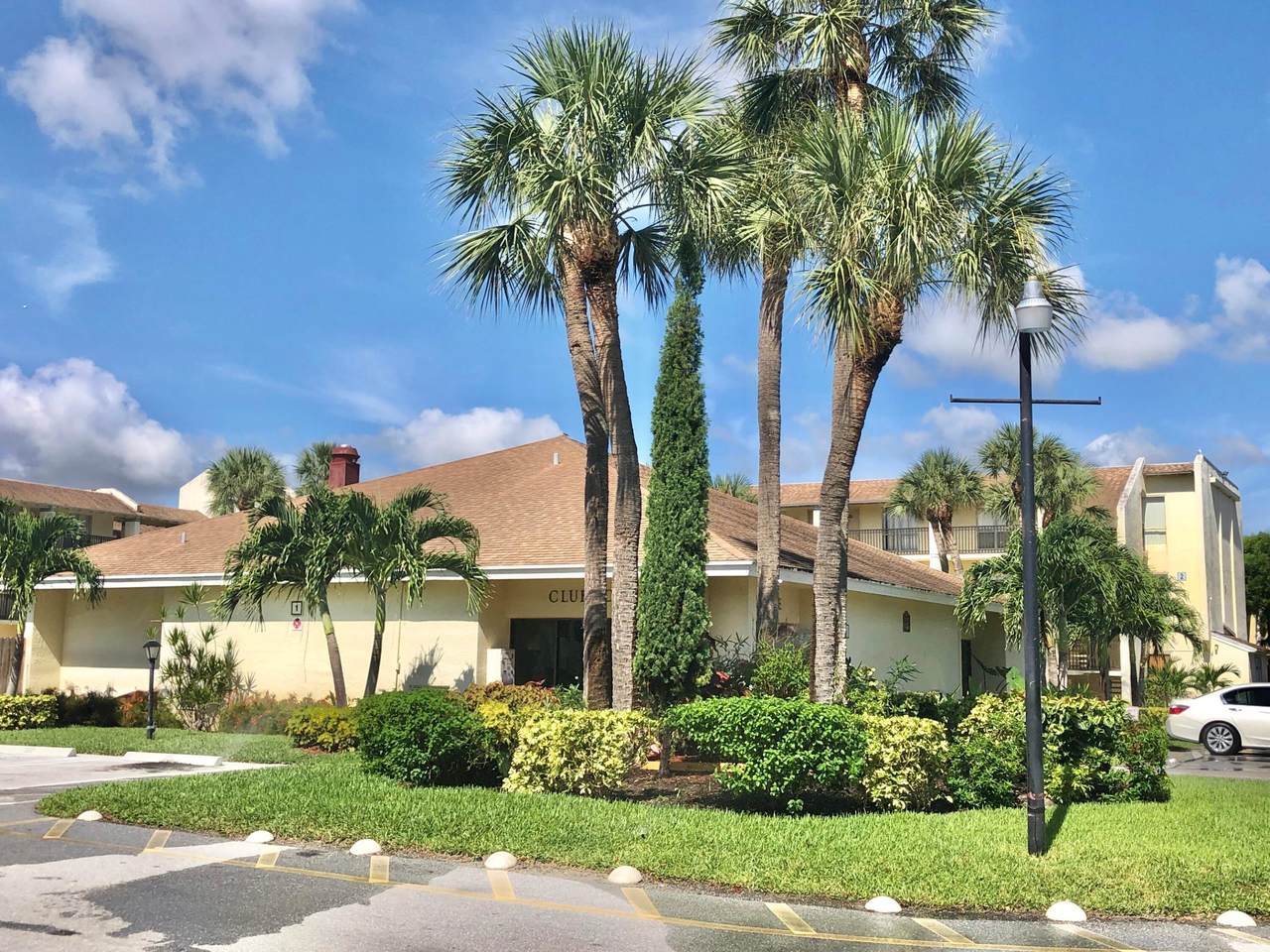https://bt-photos.global.ssl.fastly.net/beaches/1280_boomver_1_B26008185-2.jpg