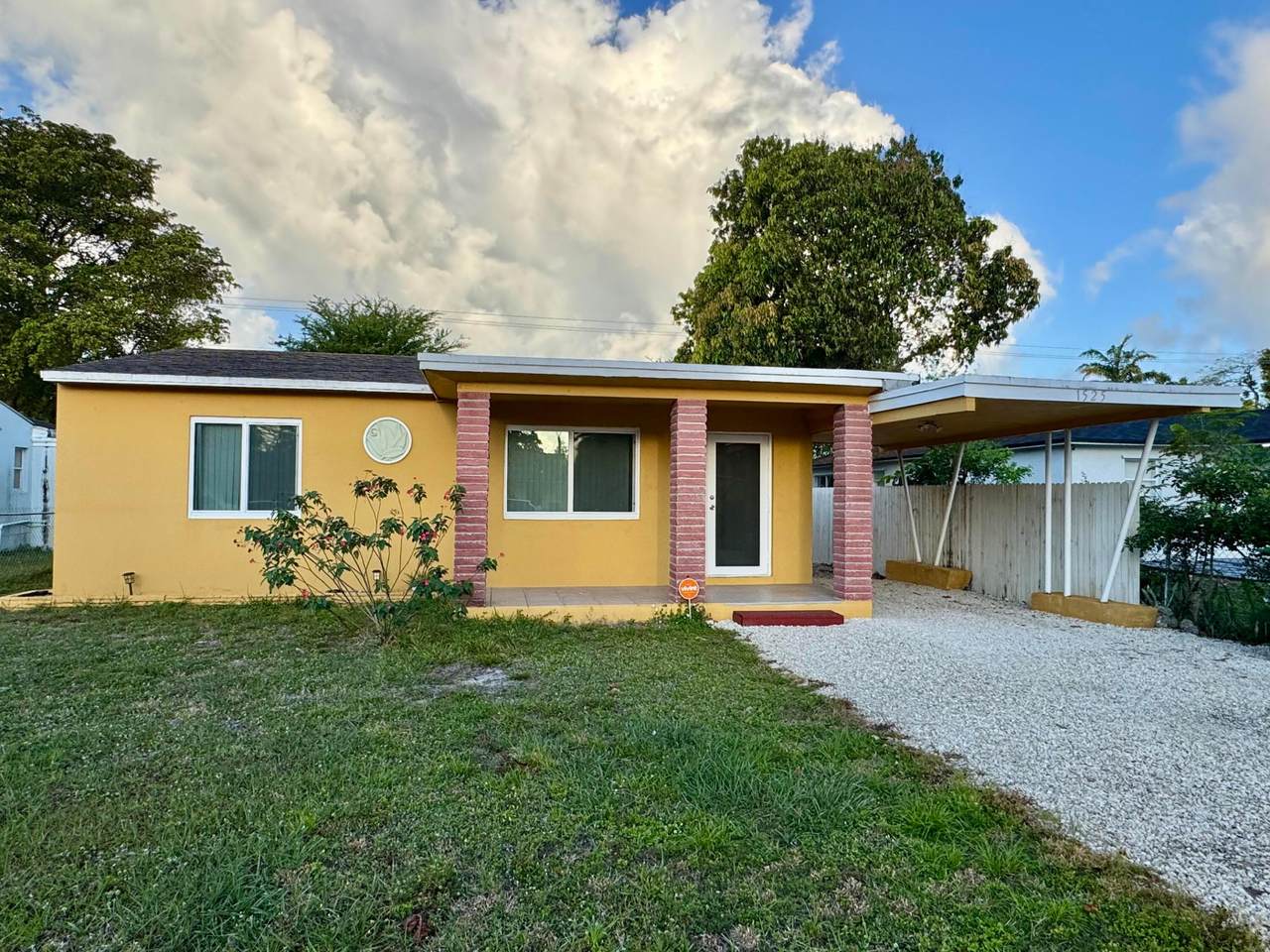 1525 1st Avenue - Photo 1